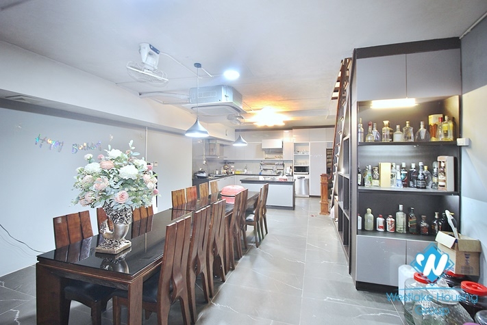 A nice house with garden 2 bedroom for rent in Au Co , Tay Ho street